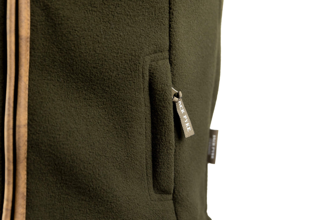 Jack Pyke Junior Kids Countryman Thermal Fleece Gilet – Warm 300g Sleeveless Outdoor Bodywarmer with Zipped Pockets and Faux Leather Trim – Country Style Vest for Boys & Girls